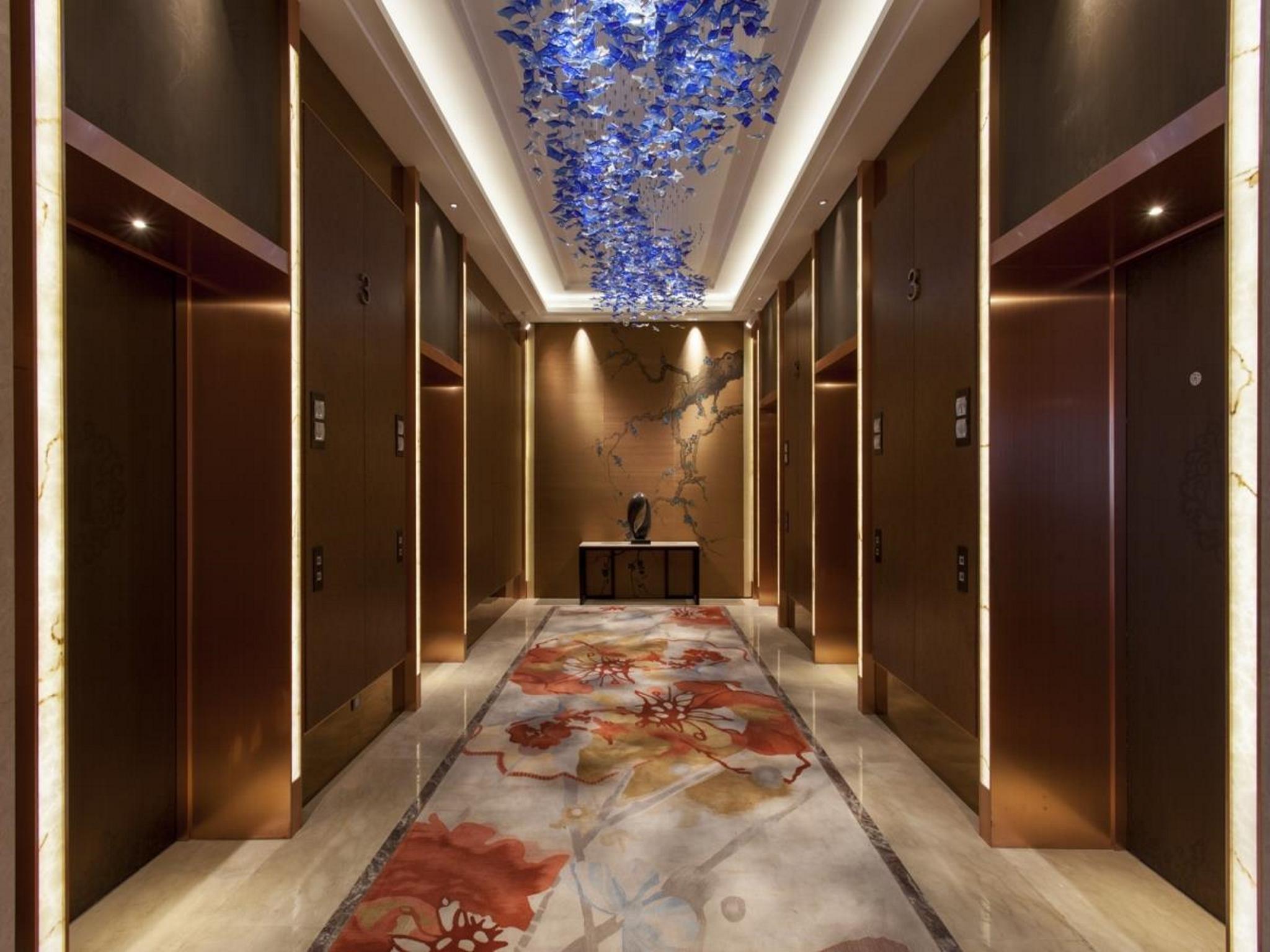 Ming Du Lakeside Hotel 3/30