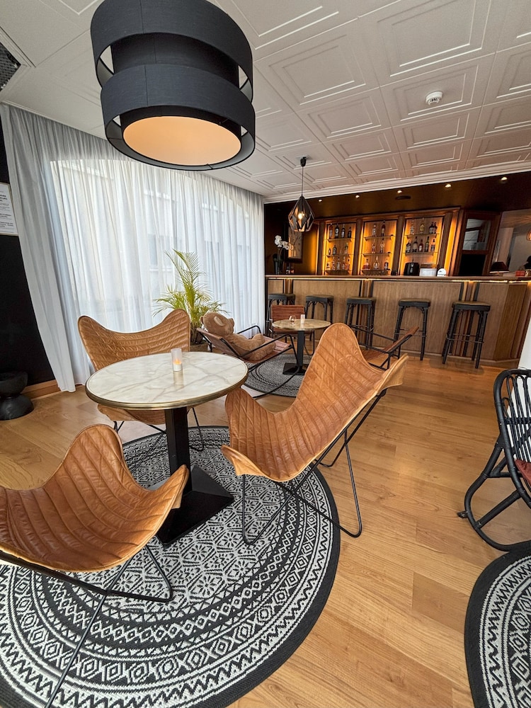 INTER-HOTEL LE VALOIS 27/50