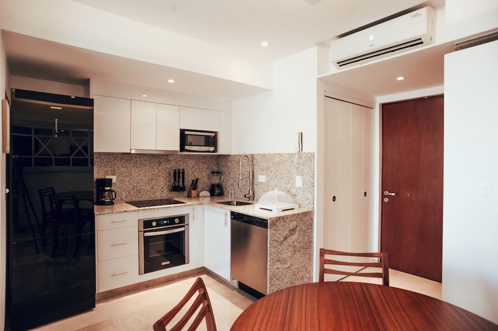 Antera Hotel and Residences 53/66