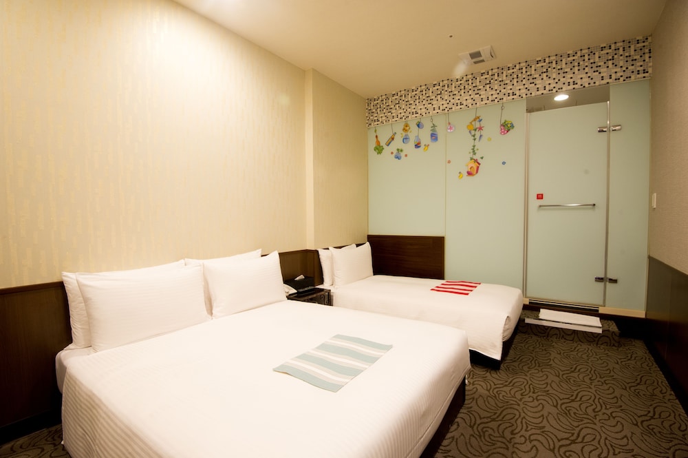 ROOM, TRIPLE