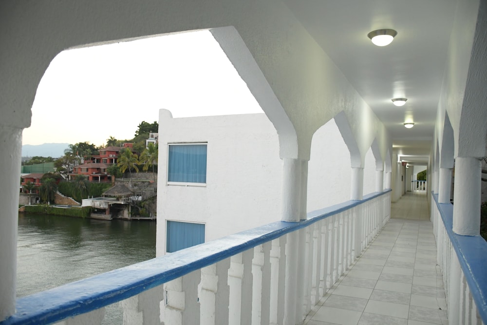Hotel Villa Bejar Tequesquitengo 65/72
