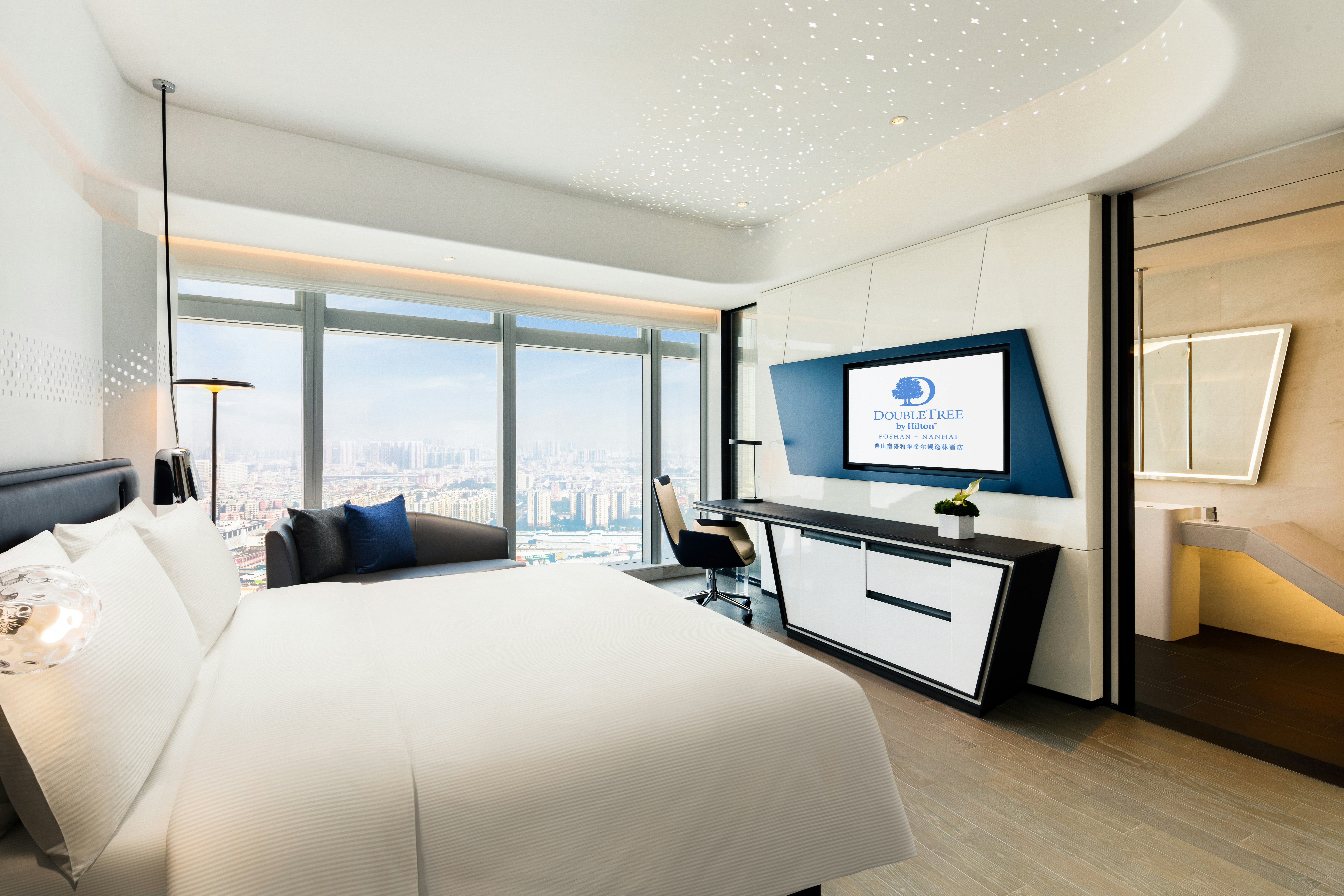 EXECUTIVE, KING BED