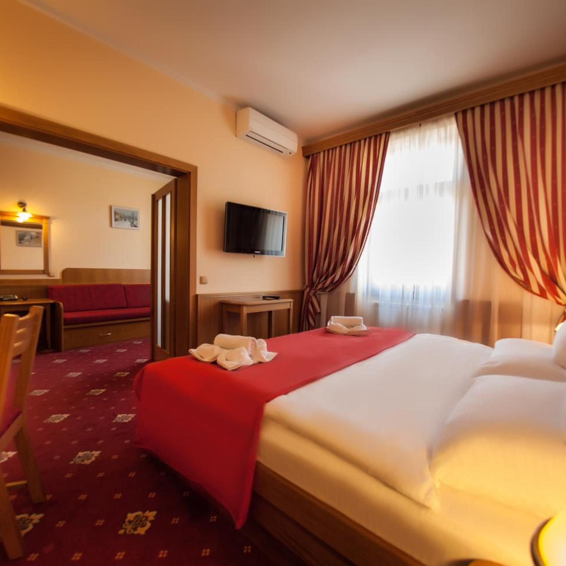 Room, Triple