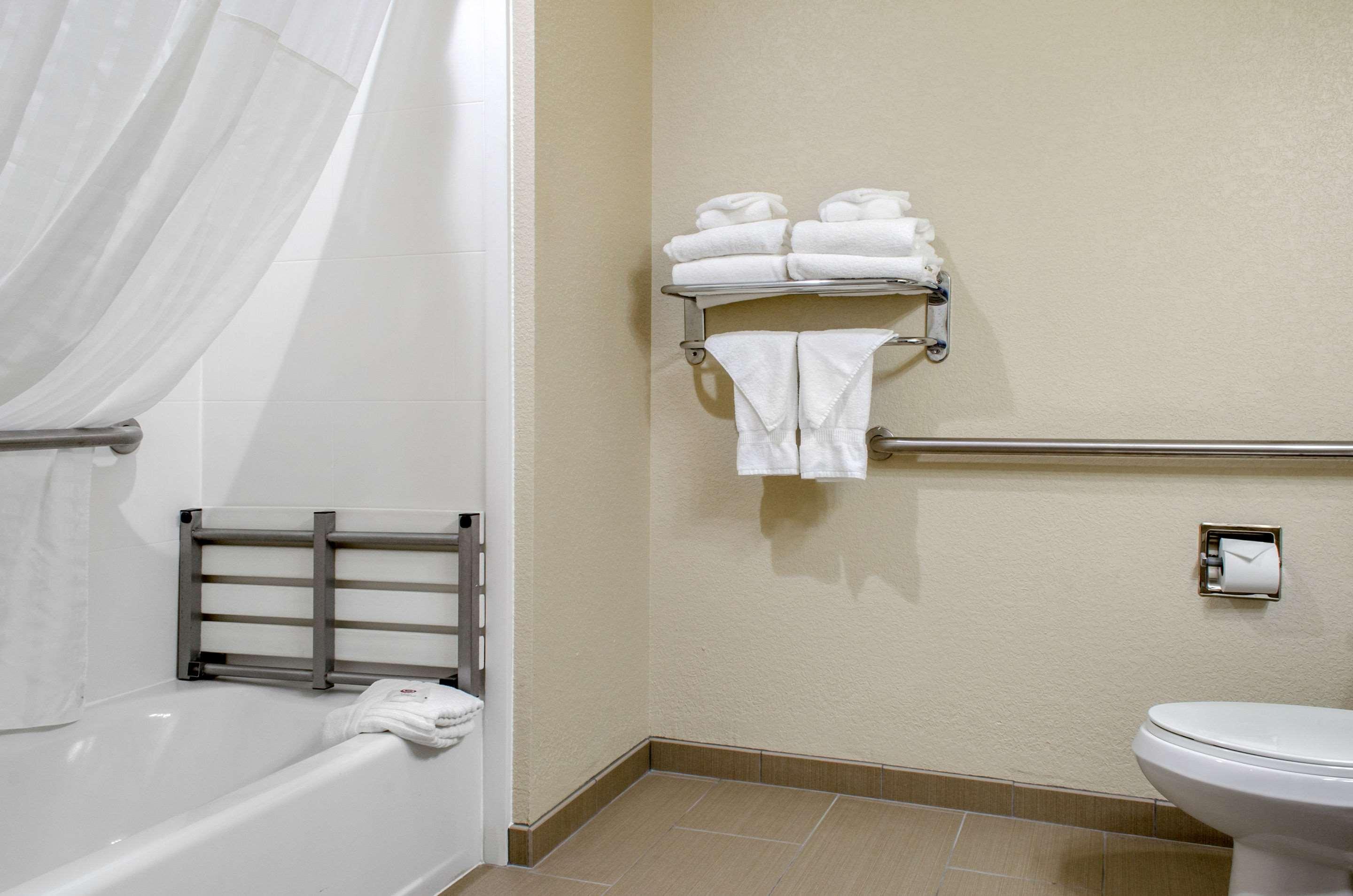 غرفة بسرير مزدوج، Comfort Inn & Suites Covington - Mandeville 3/4