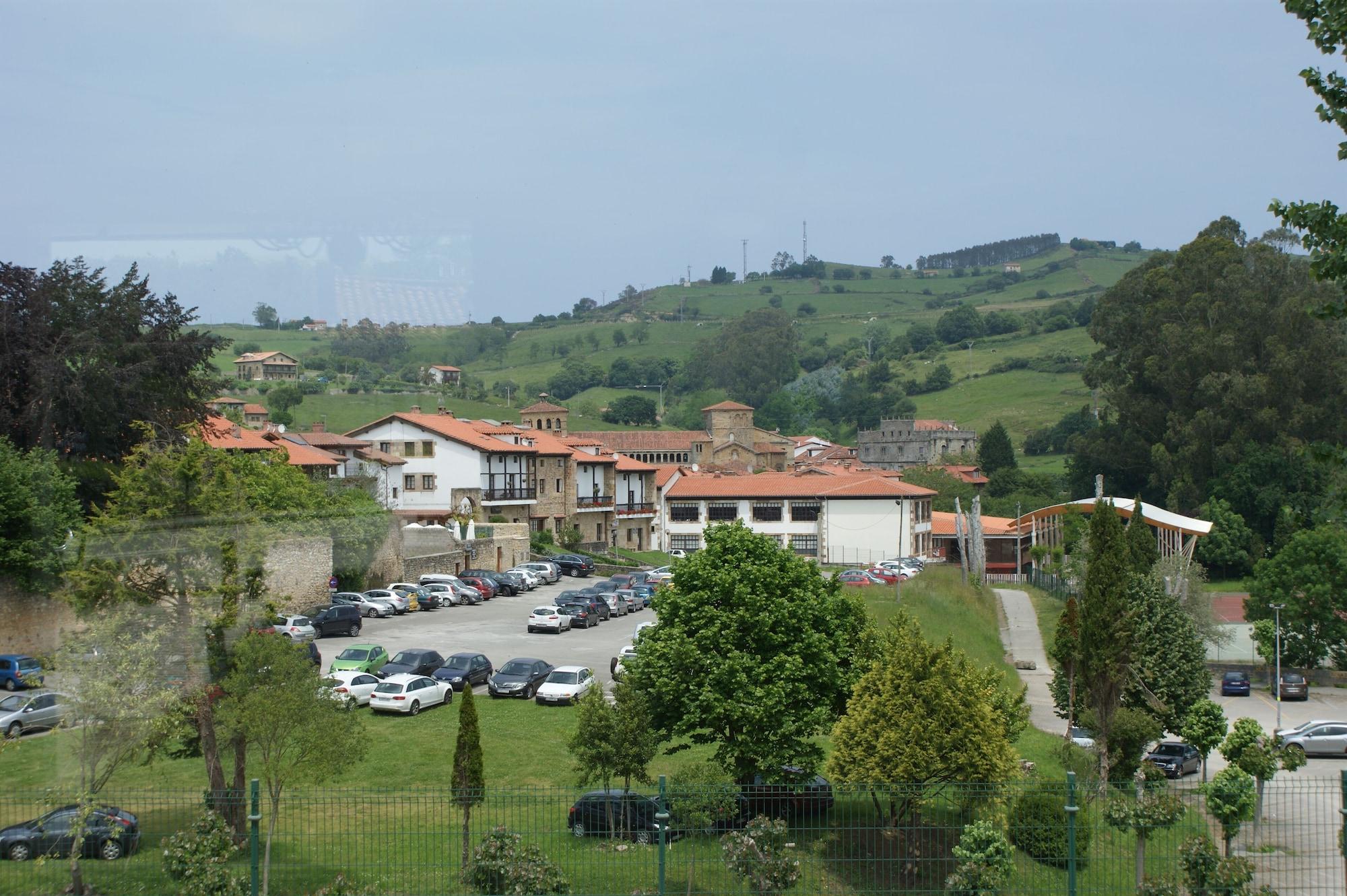 Hotel Colonial de Santillana 53/58