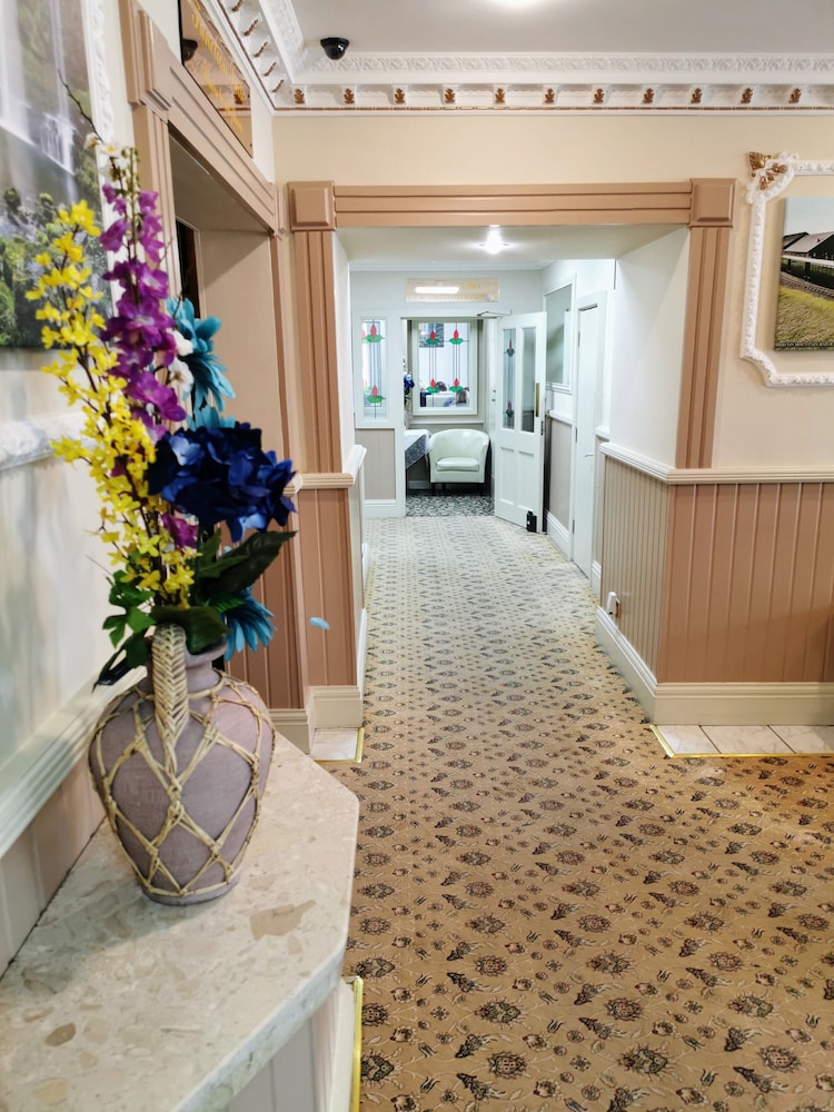 Castle Hotel 3/31