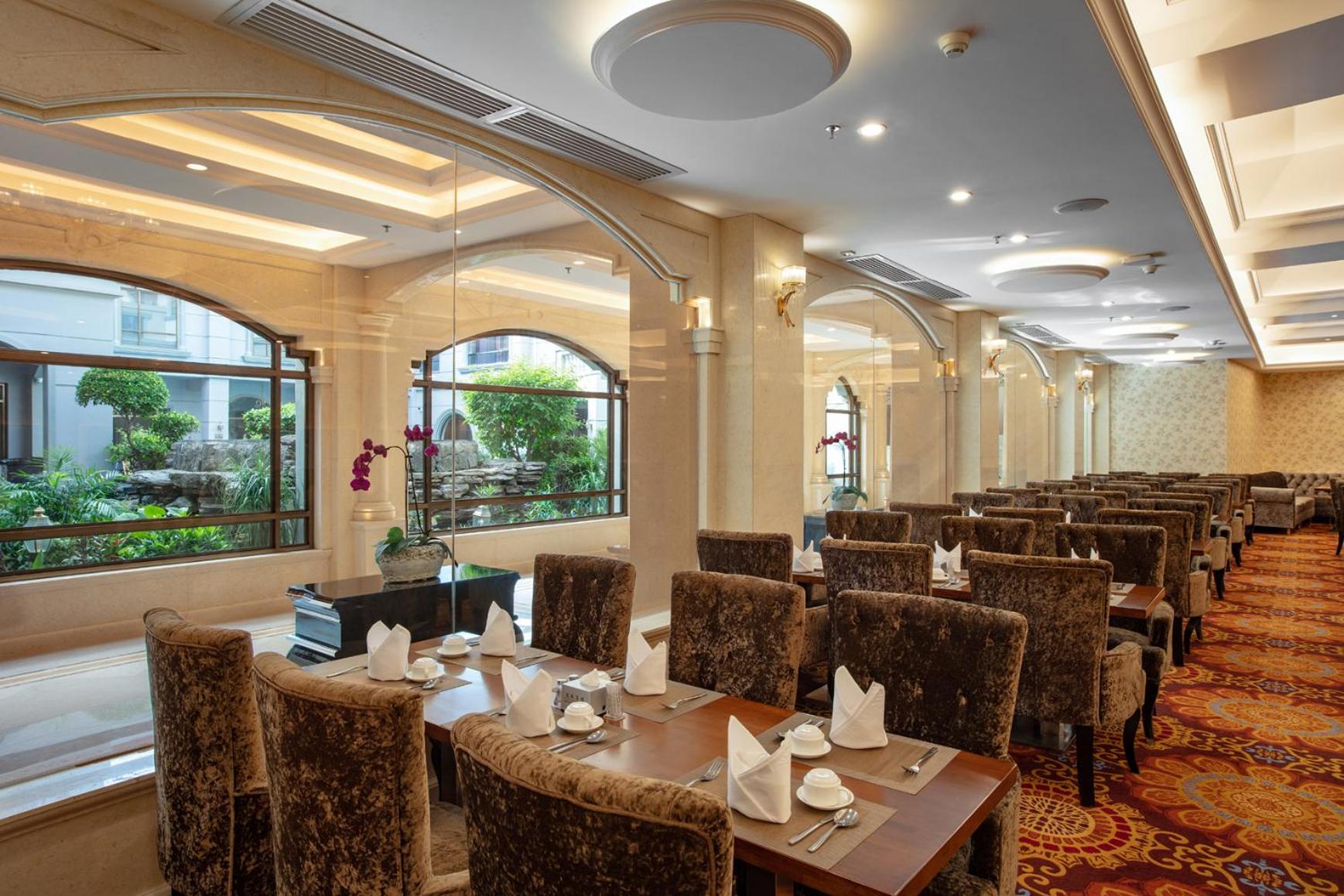 Guilin Bravo Hotel 50/63