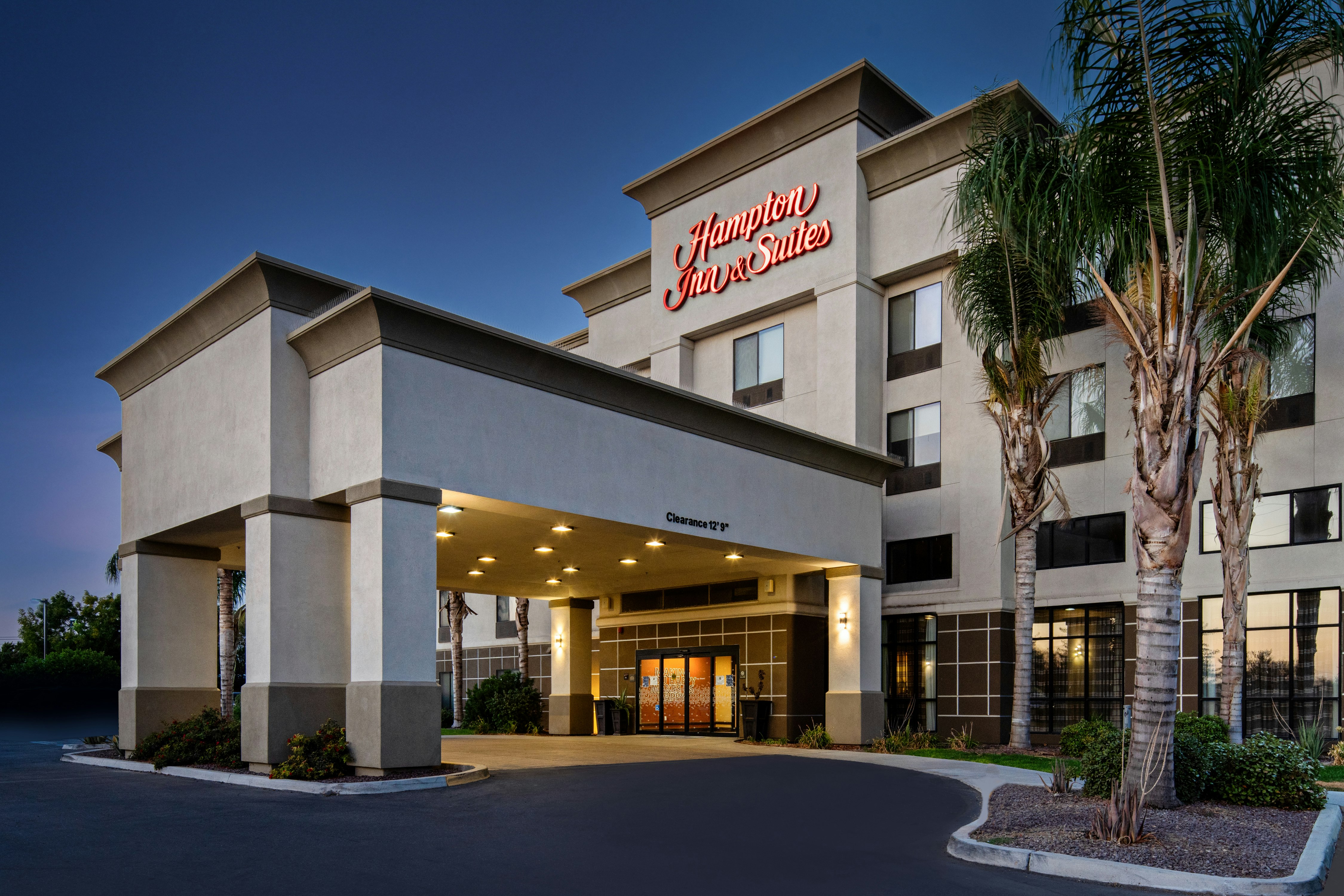 Hampton Inn and Suites-Bakersfield/Hwy 58, CA 5/51