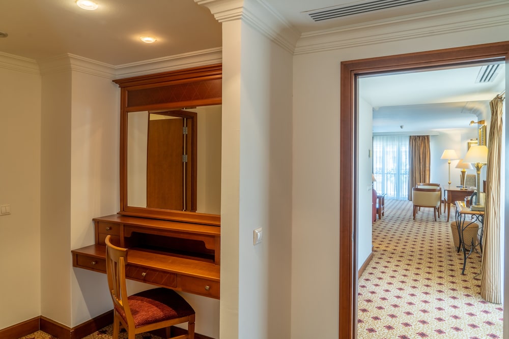 Ic Hotels Airport 37/69
