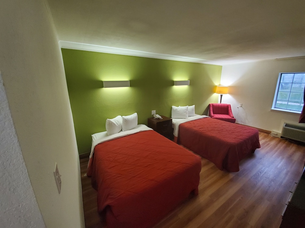Royal Inn Hotel 7/37