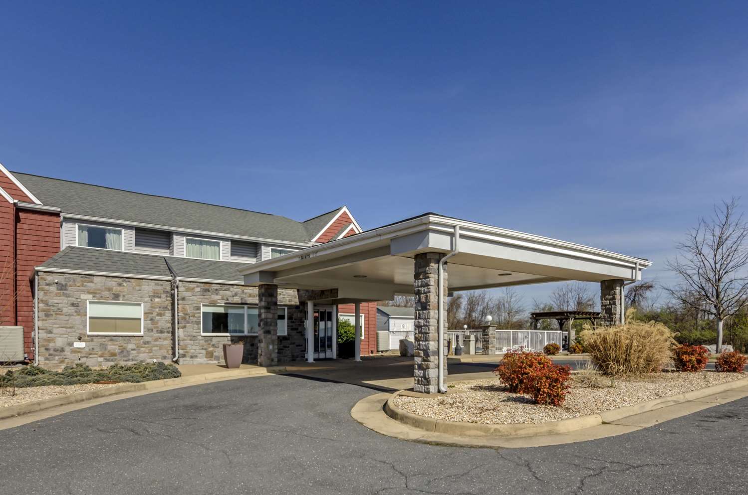 Clarion Pointe Staunton East 13/13