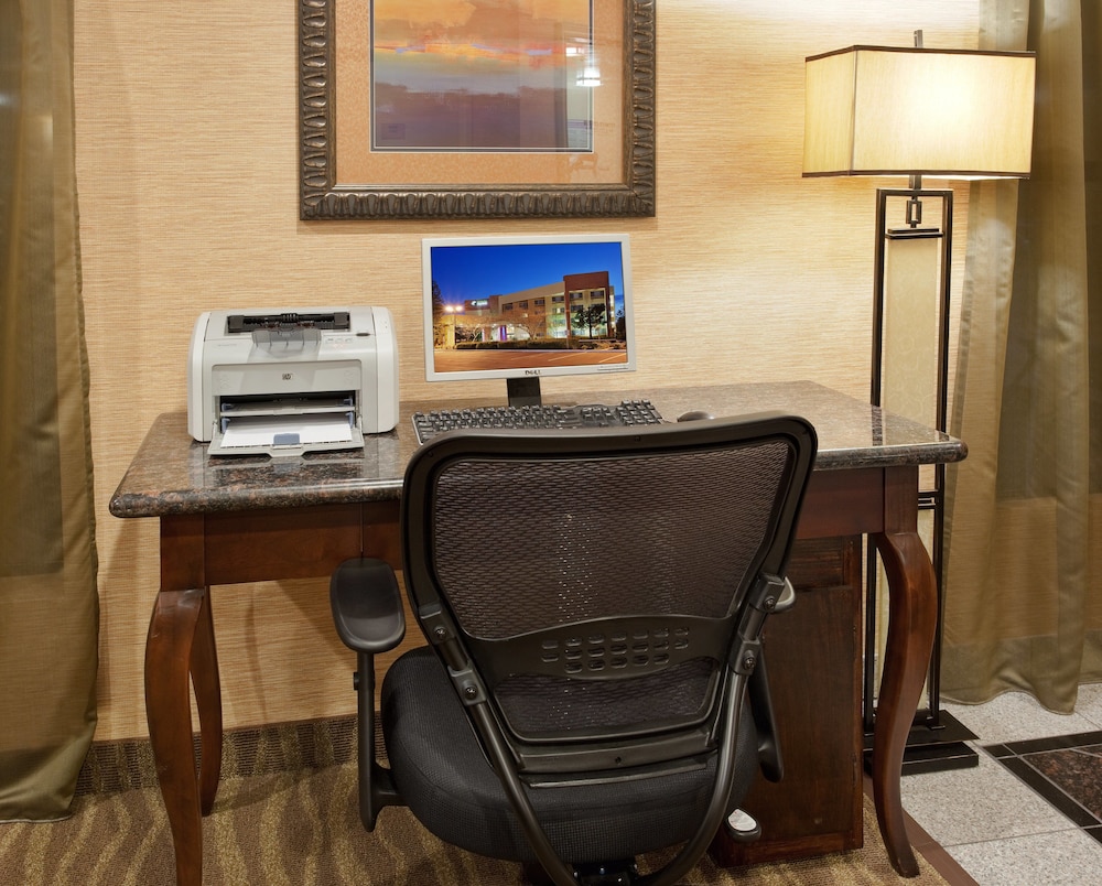 Holiday Inn Express Union City(San Jose) 56/59