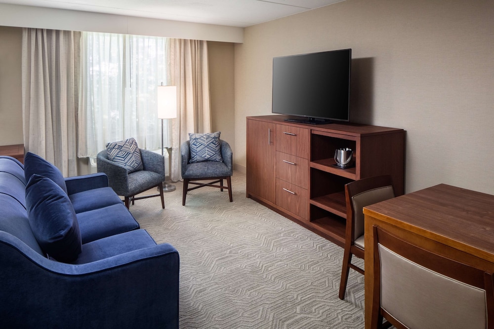 DoubleTree by Hilton Ann Arbor North (ex Holiday Inn Ann Arbor-Near The Univ. Of Mi) 25/49