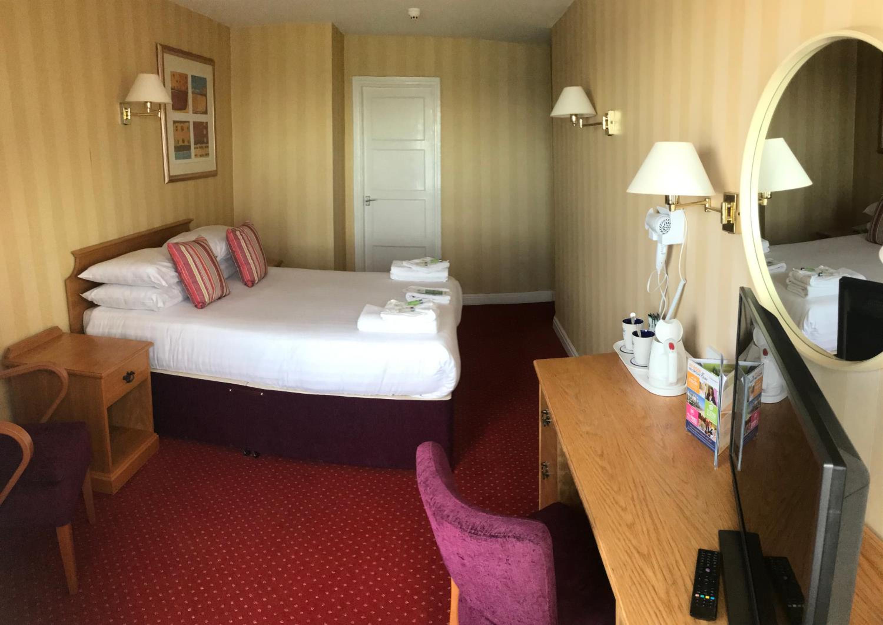 Monarch Hotel 3/27
