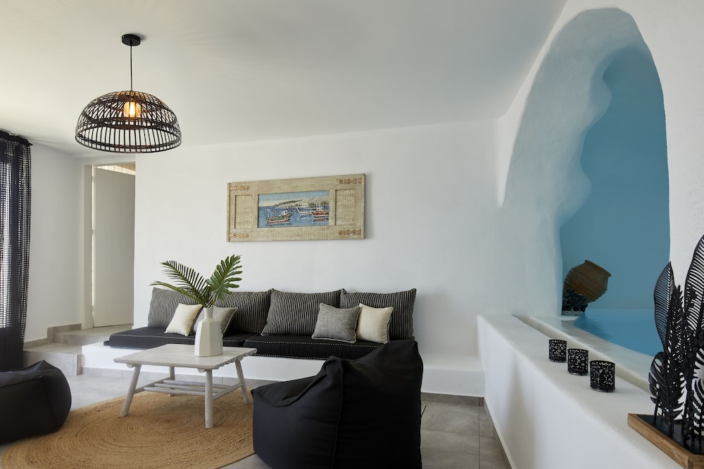 Thermes Luxury Villas by Mr. and Mrs. White 35/50