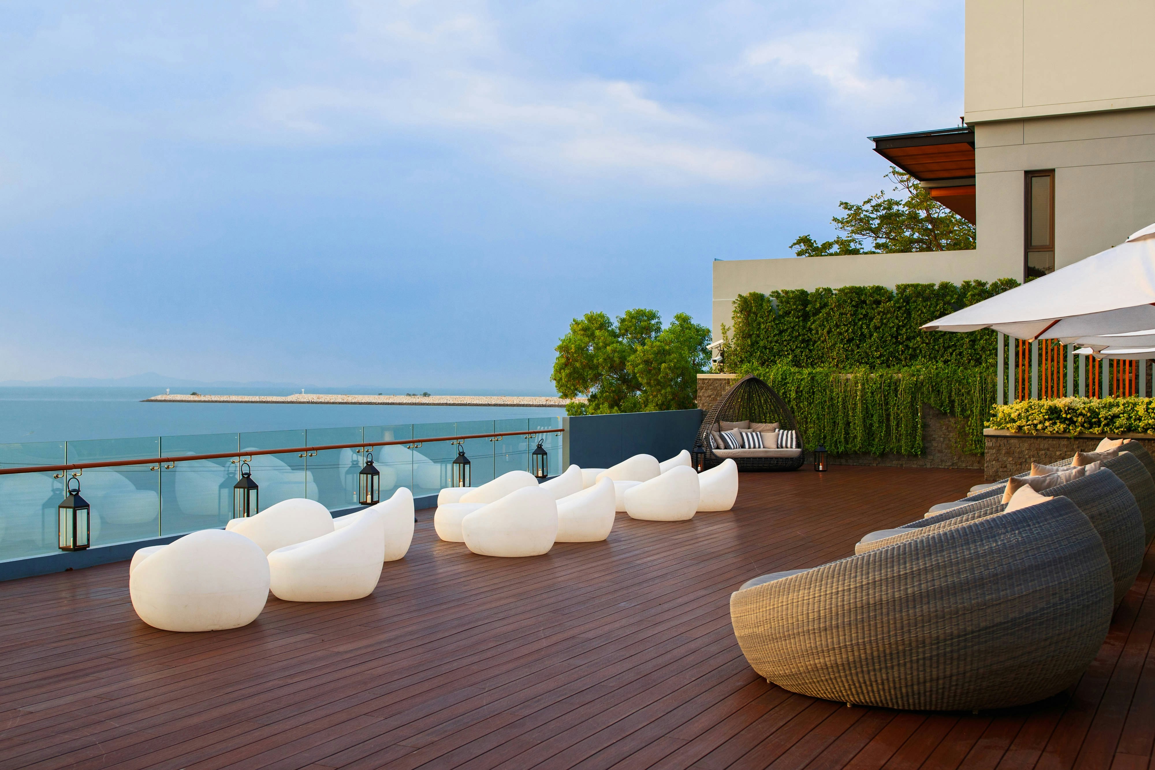 Renaissance Pattaya Resort Spa 72/74