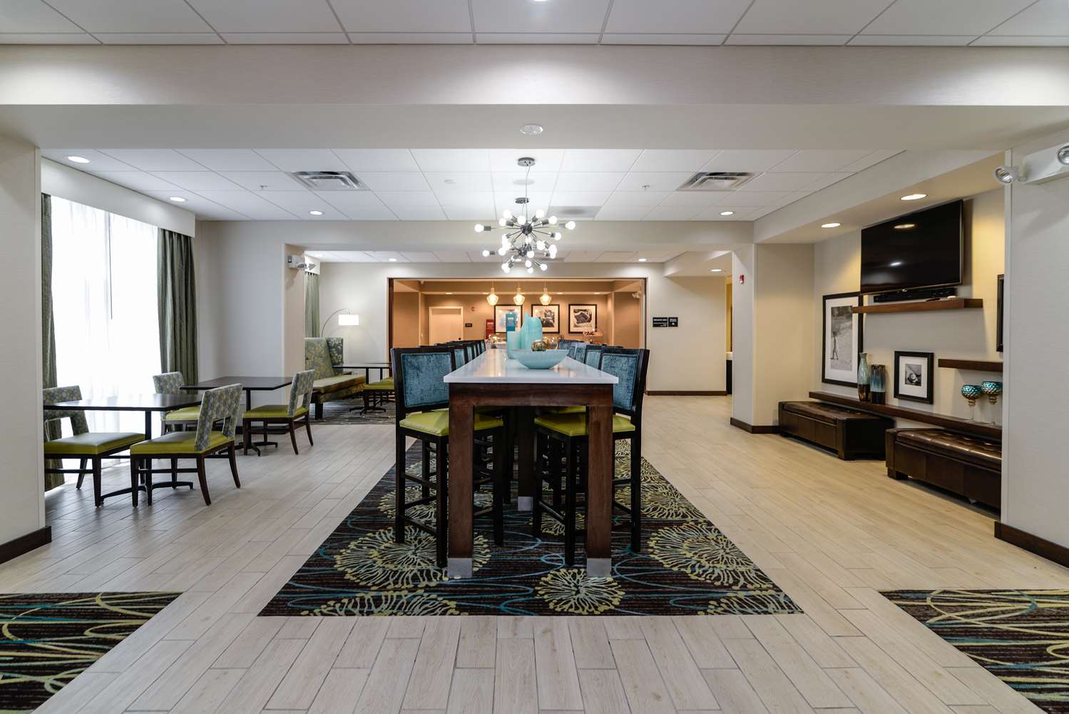 restaurant cafeteria