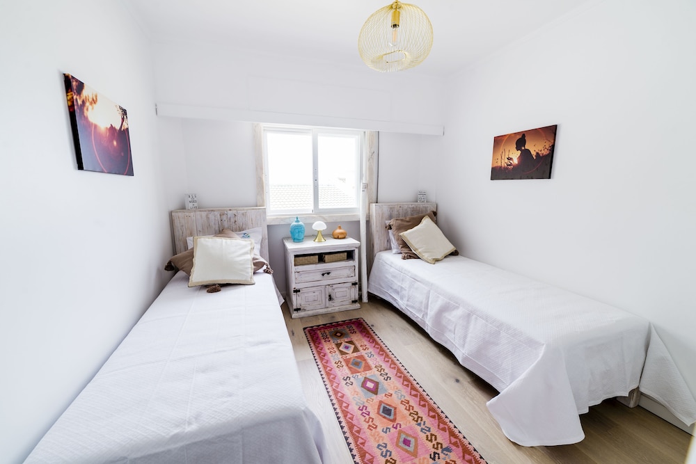 Sandhi House - Yoga & Wellness 12/40
