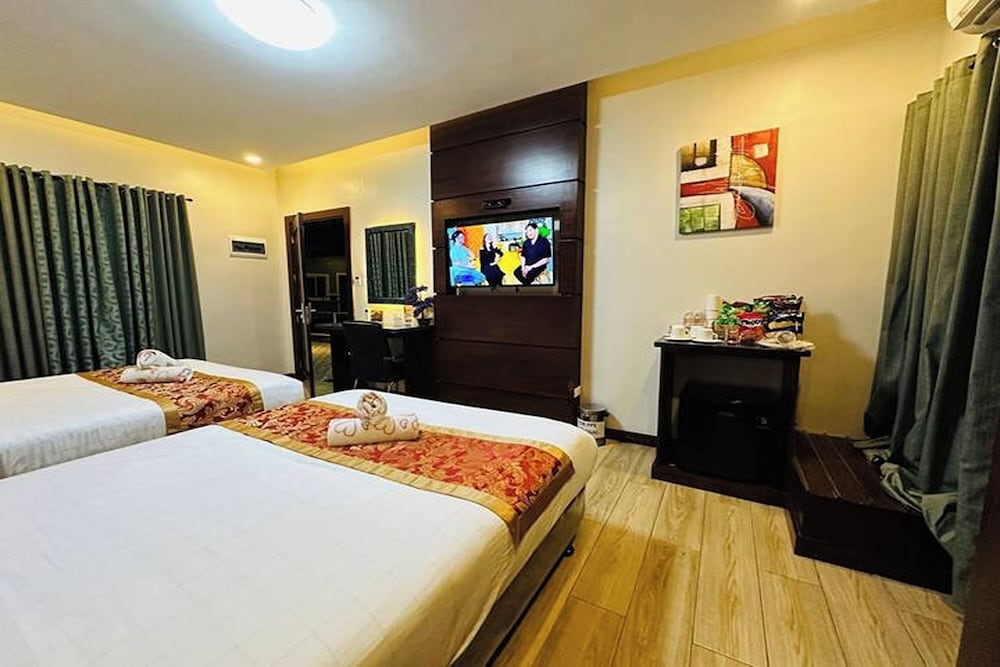 Jo Carter's Hotel & Suites 18/60