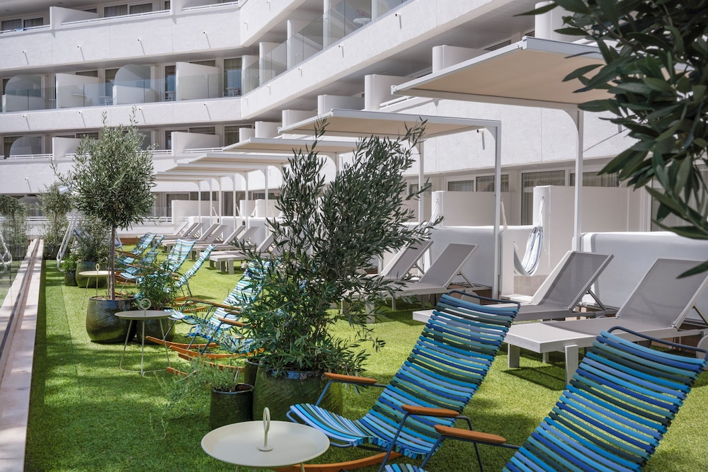 Iberostar Waves Cristina 48/50