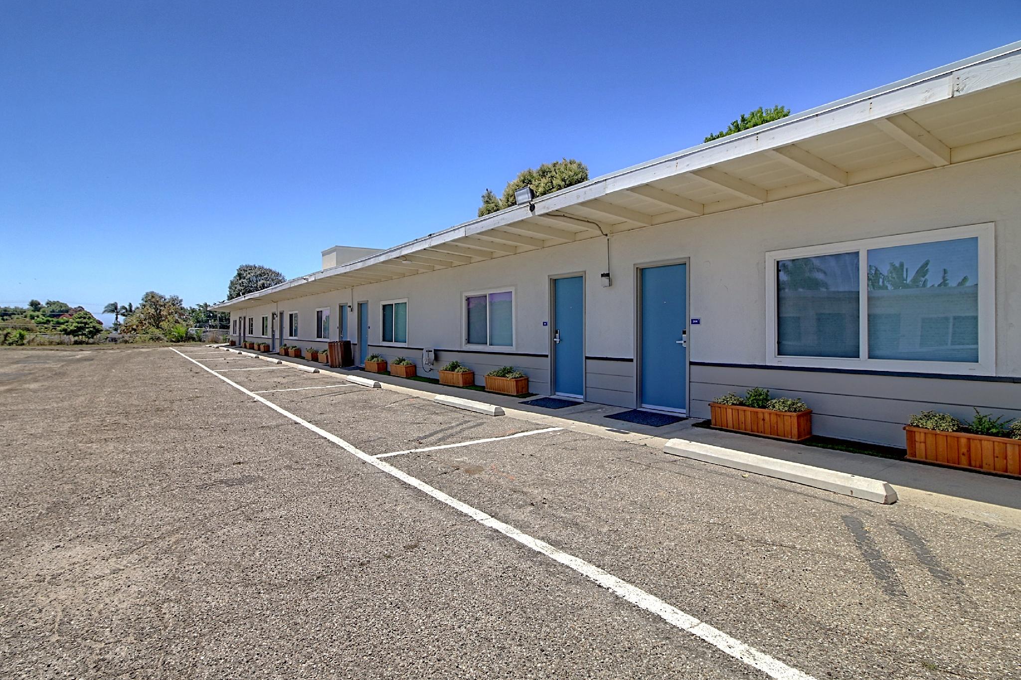 White Caps Motel 44/49