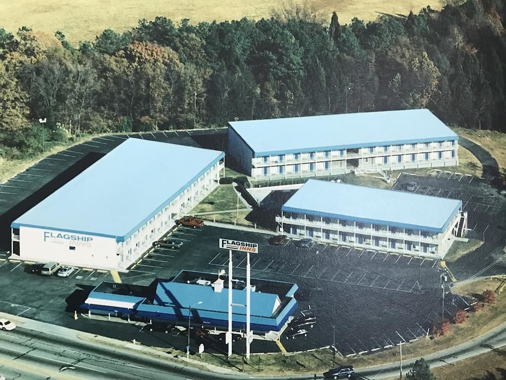 Flagship Inn 27/38