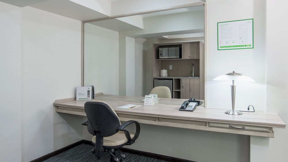 Holiday Inn Suites Mexico Zona Reforma An Ihg Hotel 44/50