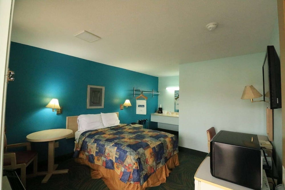 Travelodge by Wyndham Parkersburg 3/13