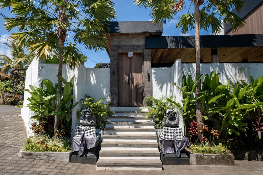 Ratan Hotel Uluwatu 2/50