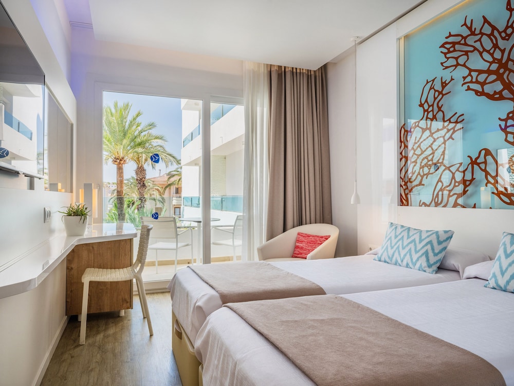 ROOM, DOUBLE BED, BALCONY