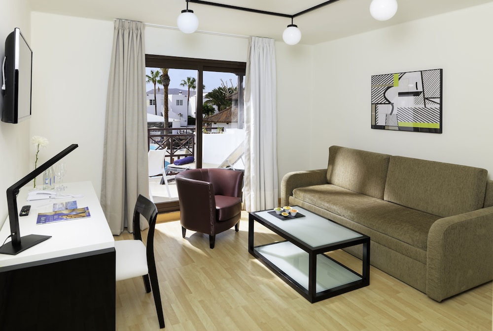 H10 White Suites - Adults Only 46/70