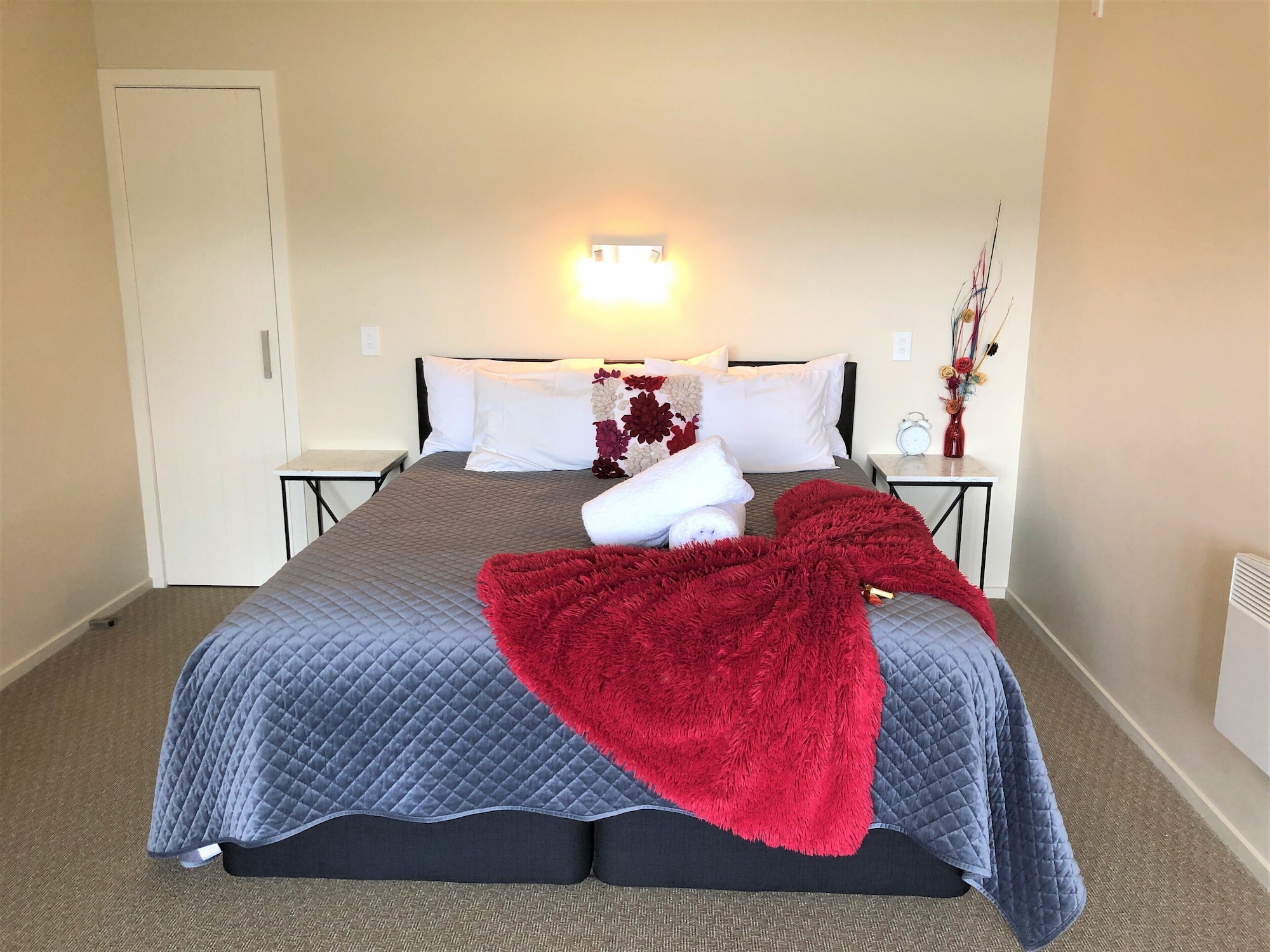 2 Bedrooms, Upstairs, Luxury, Apartment, 2 King Beds, Hot Tub