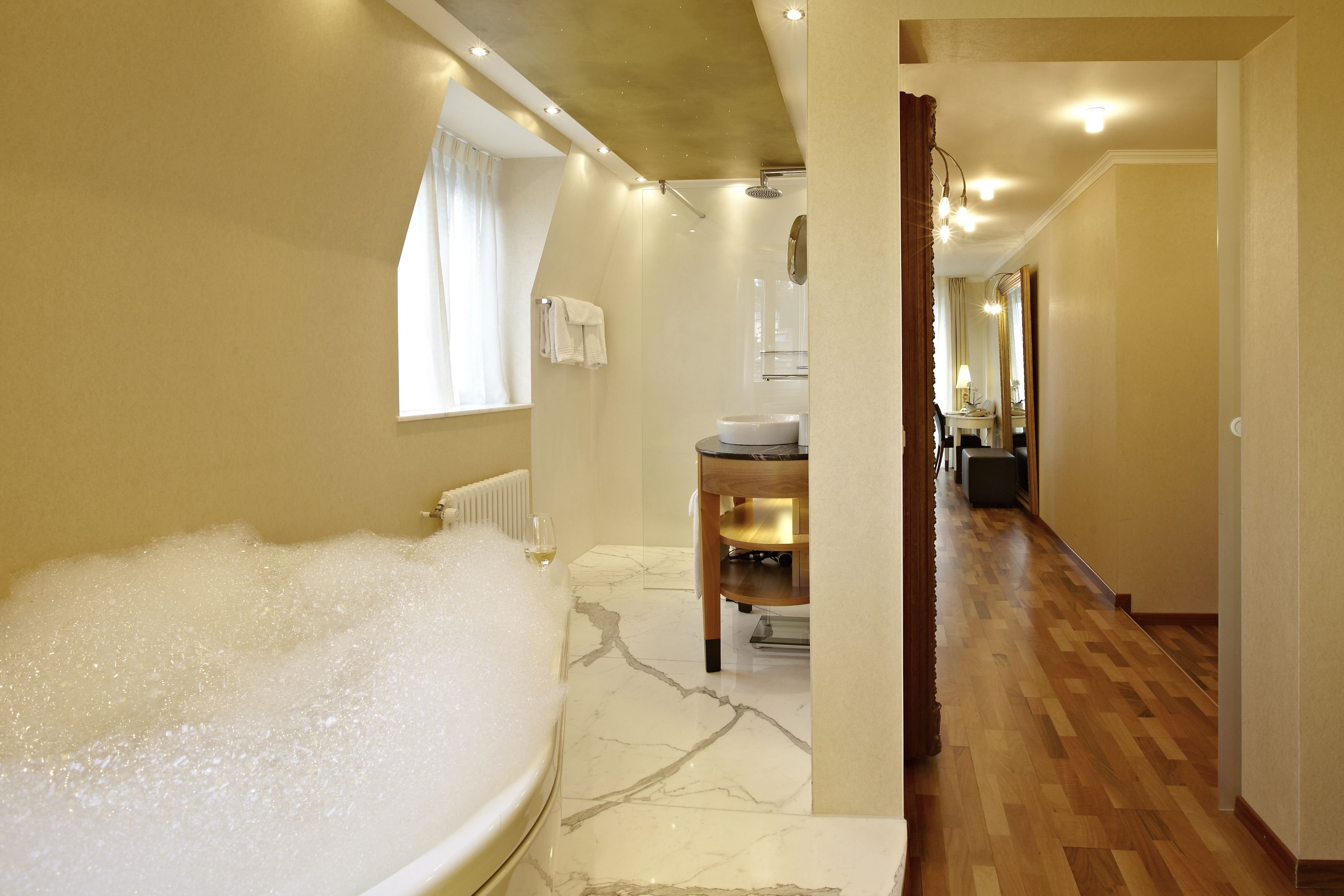 Romantic, Suite, Balcony, Hotel des Balances 2/2
