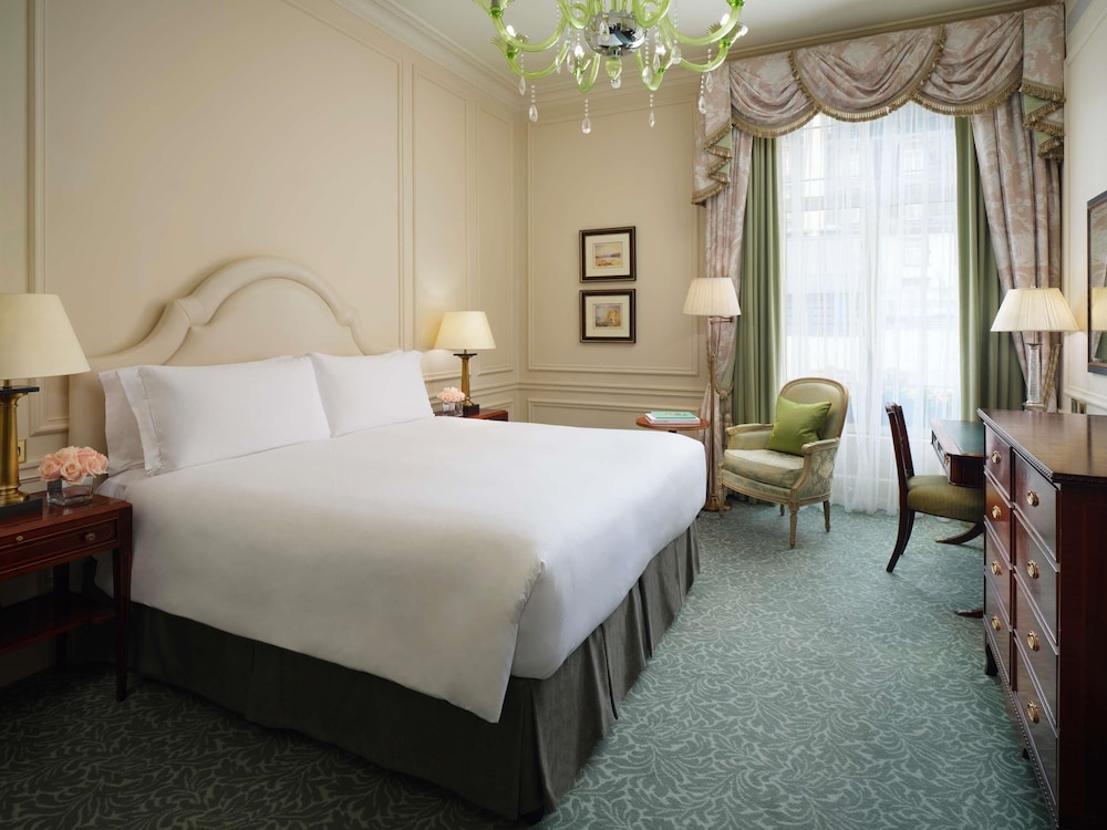 Heritage, Deluxe, King Bed، The Savoy Hotel 3/6