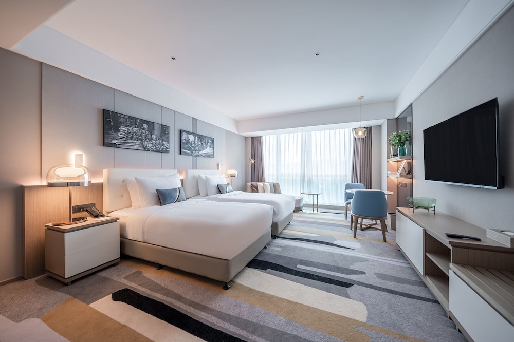 Deluxe, Twin Beds