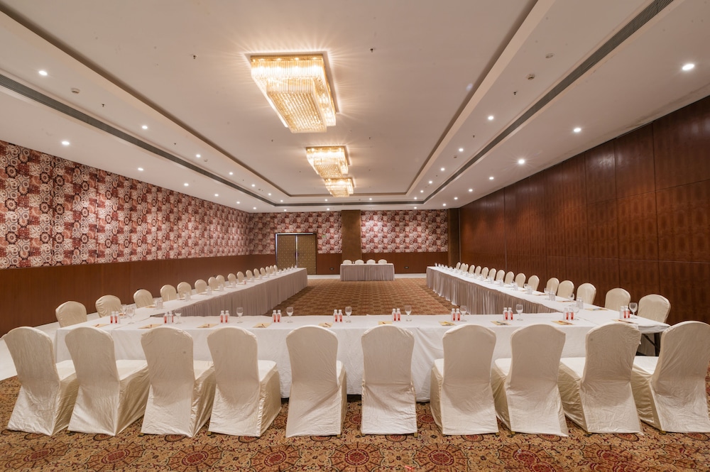 Saya Grand Resort By Treat Thane 38/50
