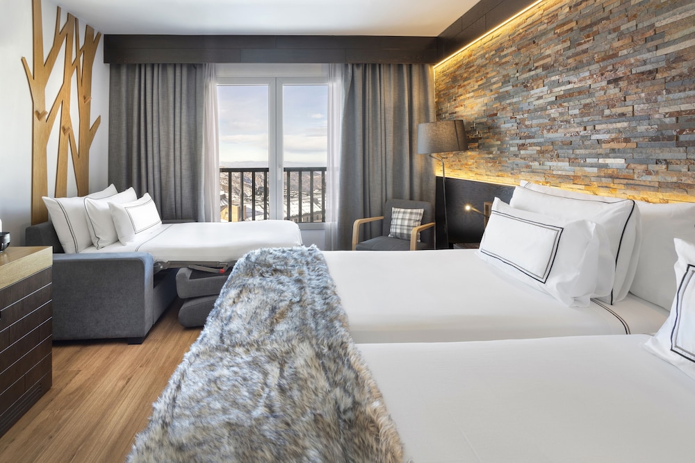 The Level, Triple, Twin Beds, Mountain View