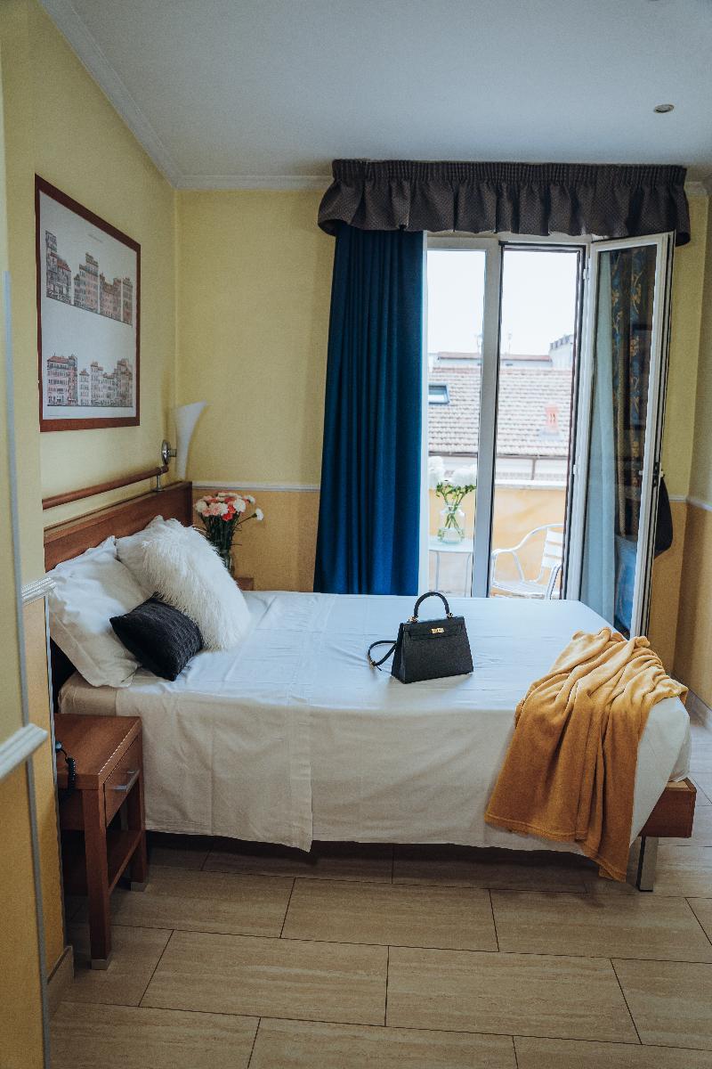 Smart, 2 Double Beds, French Bed, Terrace