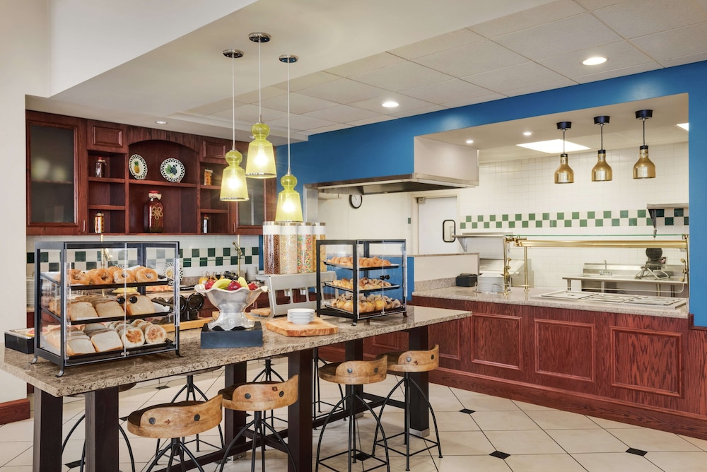 Hilton Garden Inn Dubuque Downtown 32/47