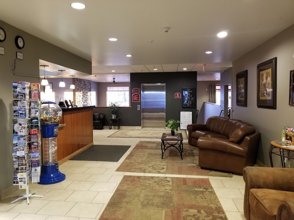 Grand View Inn And Suites 33/65