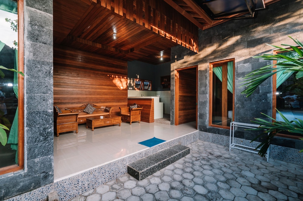 D And B Bungalow 10/67