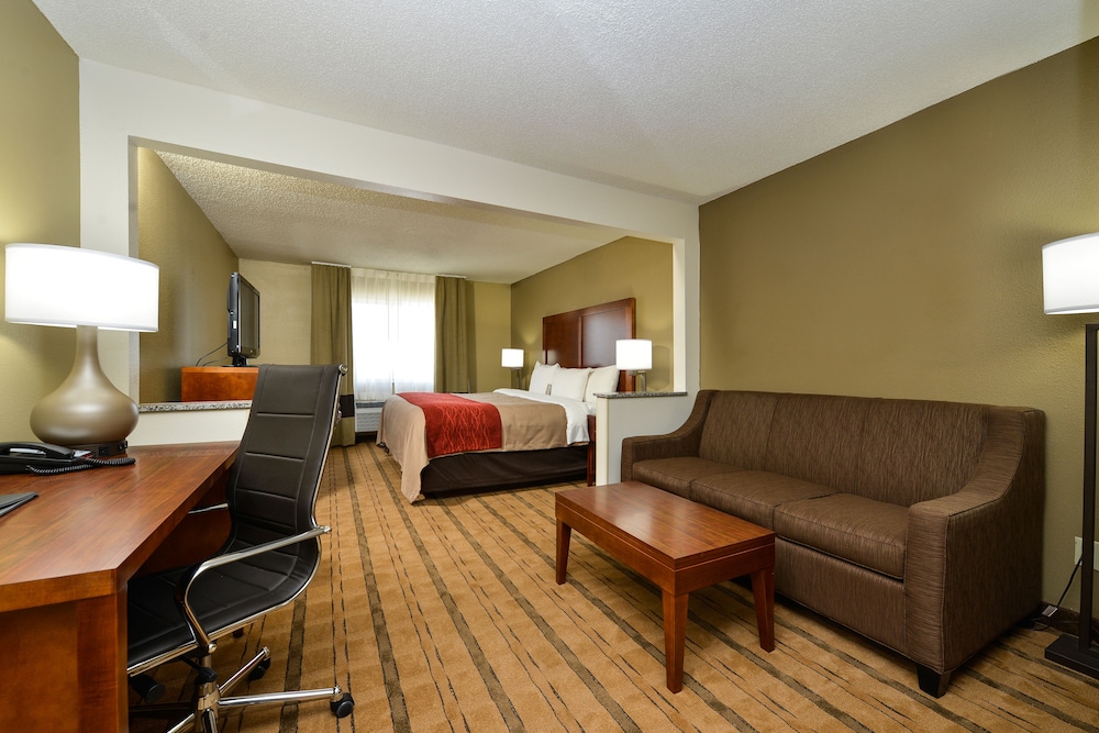 Comfort Inn and Suites Coralville 30/49