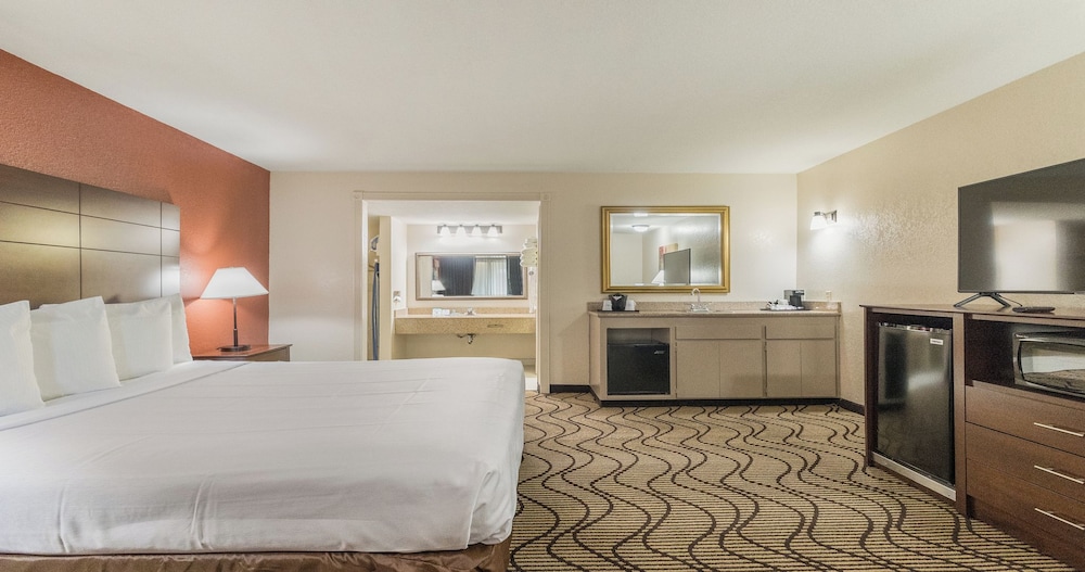 غرفة ديلوكس بسرير كينج، Best Western Roseville Inn 2/10