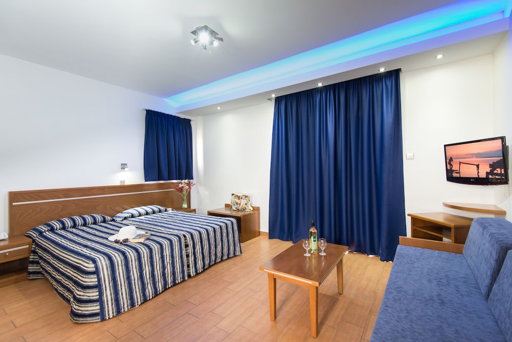 Loutsiana Hotel Apartments 20/63