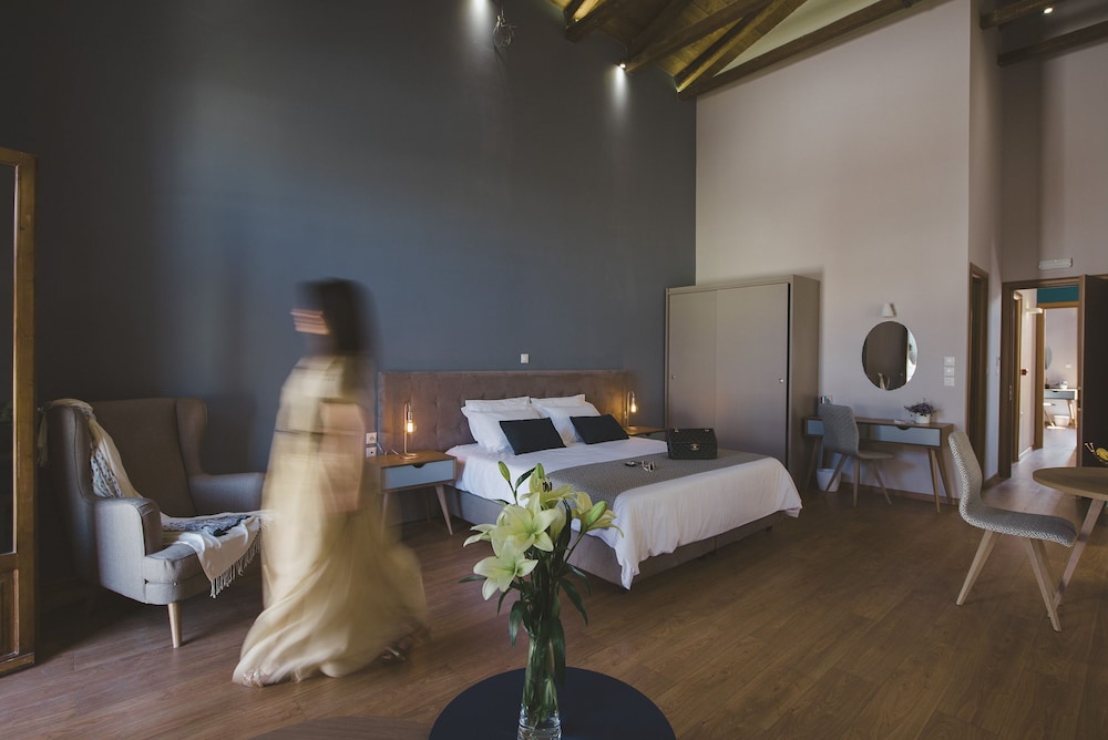 Bluebell Luxury Suites 23/42