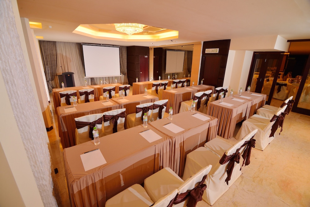 Media Hotel 34/37