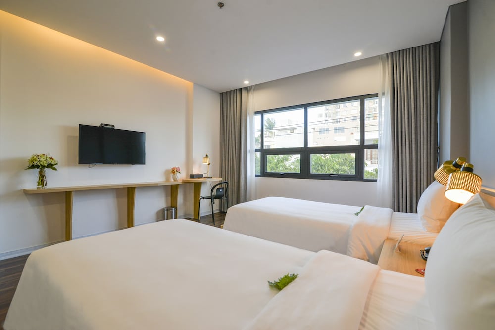 Magnolia Hotel 30/71