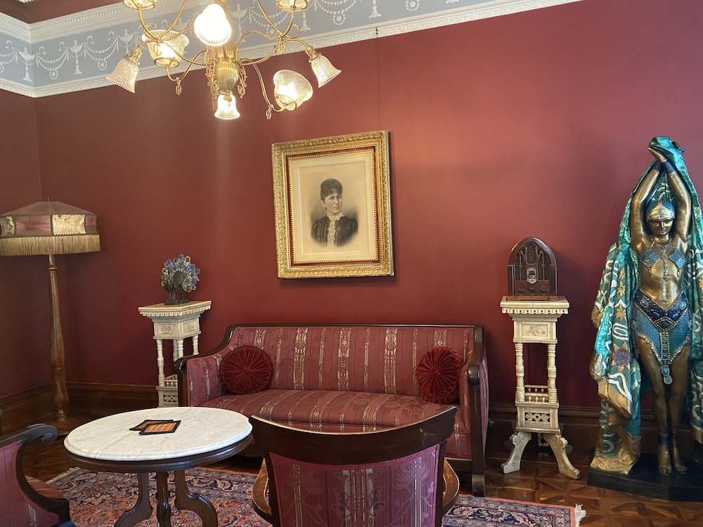 Chateau Tivoli Bed and Breakfast 31/50