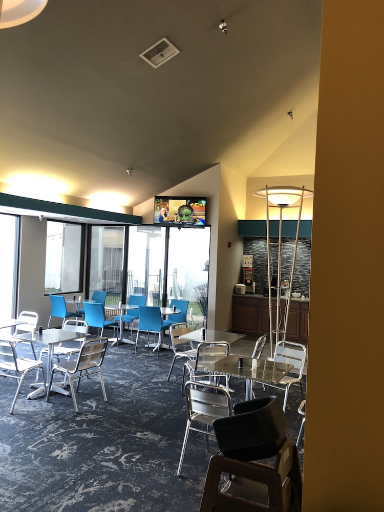 Best Western Courtview Hotel 30/68