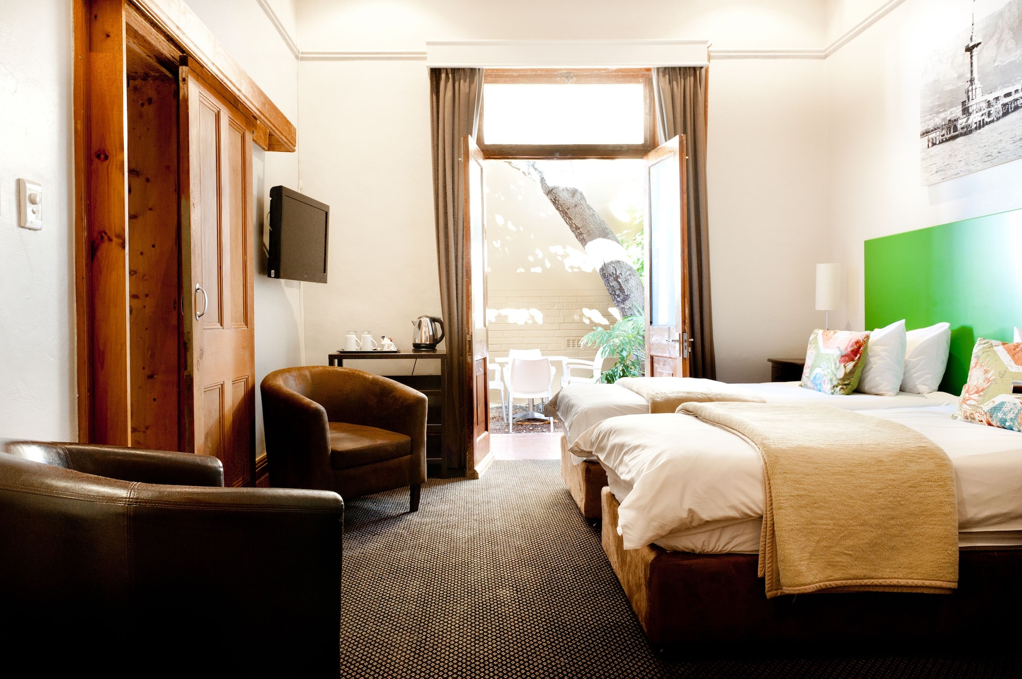 غرفة بسريرين منفصلين، Ashanti Guest House Gardens Hostel 2/3